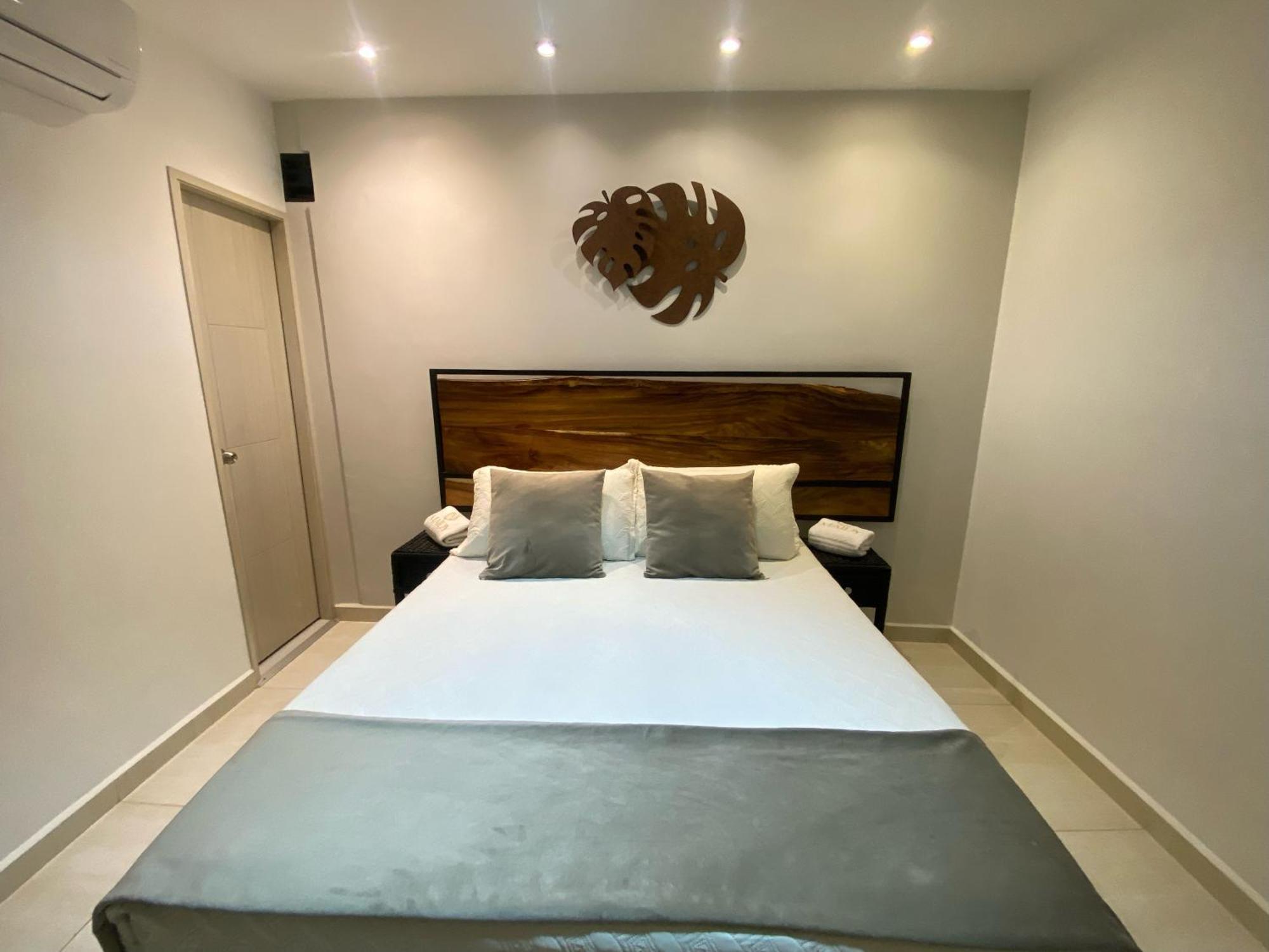 Maidy Luxury Hotel 麦德林 外观 照片