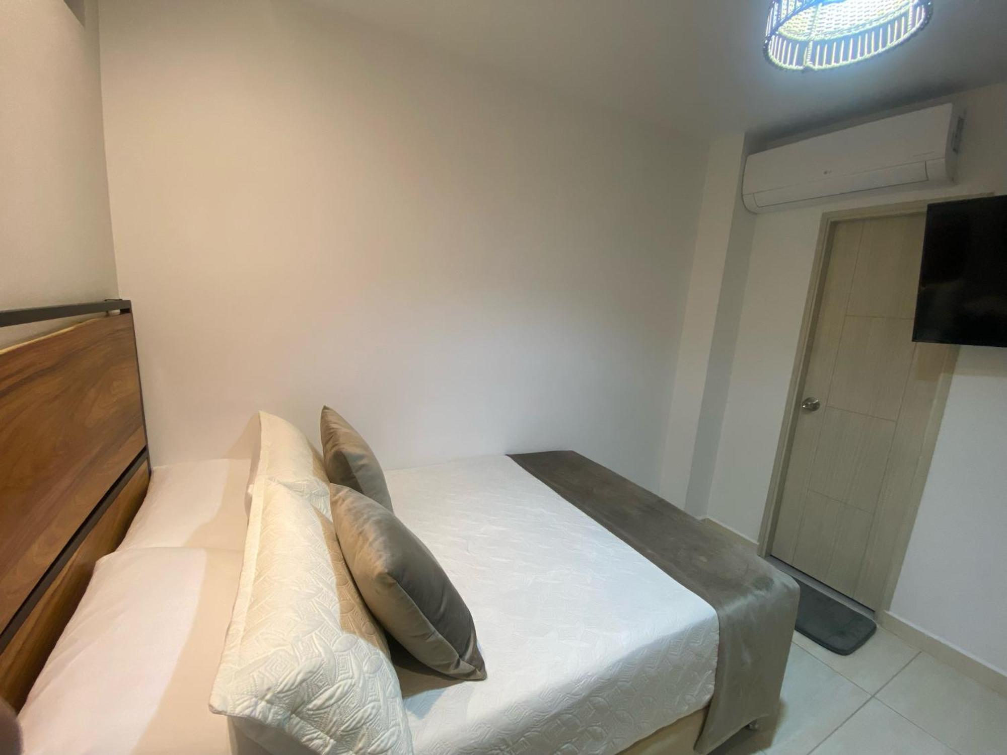 Maidy Luxury Hotel 麦德林 外观 照片