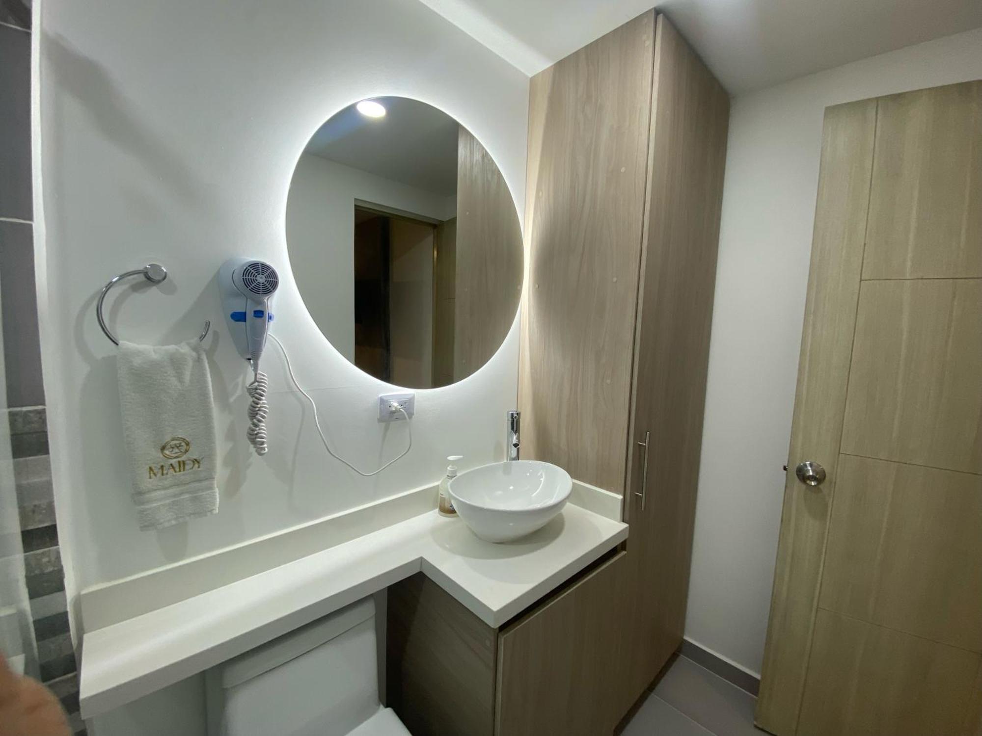Maidy Luxury Hotel 麦德林 外观 照片